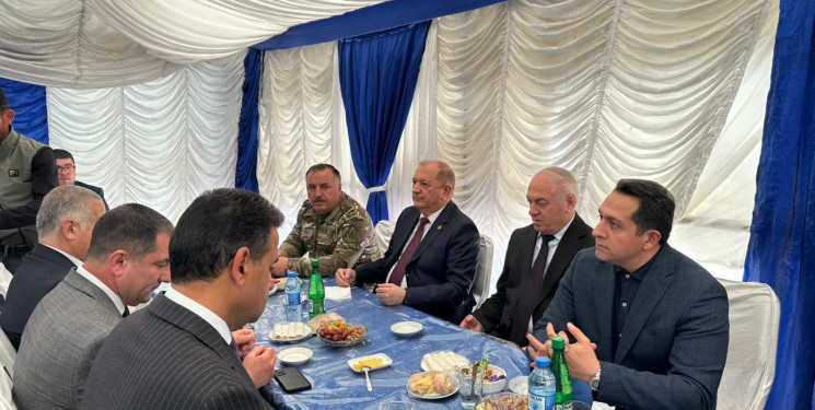 Beyləqan Rayon İcra Hakimiyyətinin başçısı Əziz Əzizov Vətən müharibəsi iştirakçısının yas mərasimində iştirak edib.